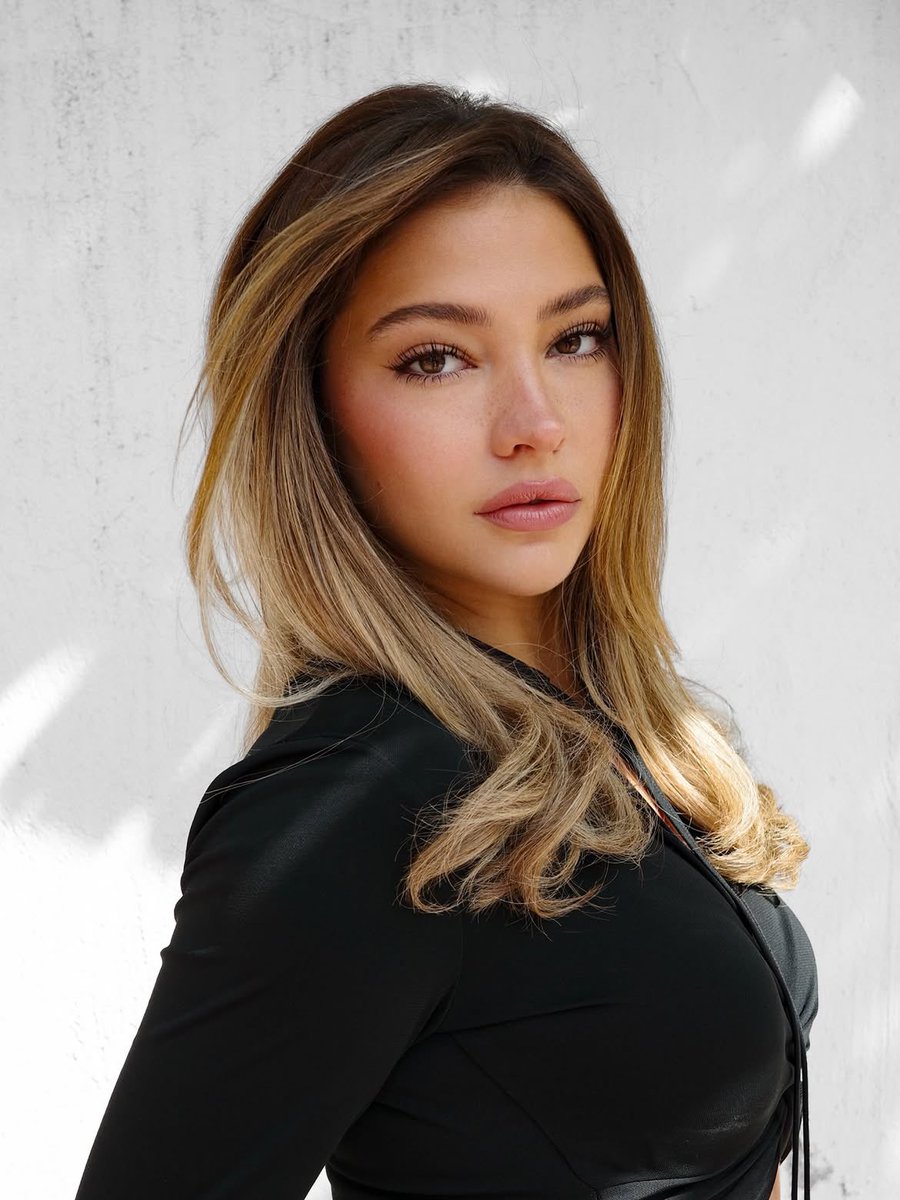 MadelynClineArg's tweet photo. 📸 | Nuevas fotos de Madelyn Cline recientemente. https://t.co/ZeiJBAH9rq