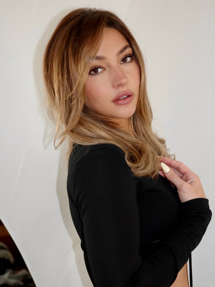 MadelynClineArg's tweet photo. 📸 | Nuevas fotos de Madelyn Cline recientemente. https://t.co/ZeiJBAH9rq