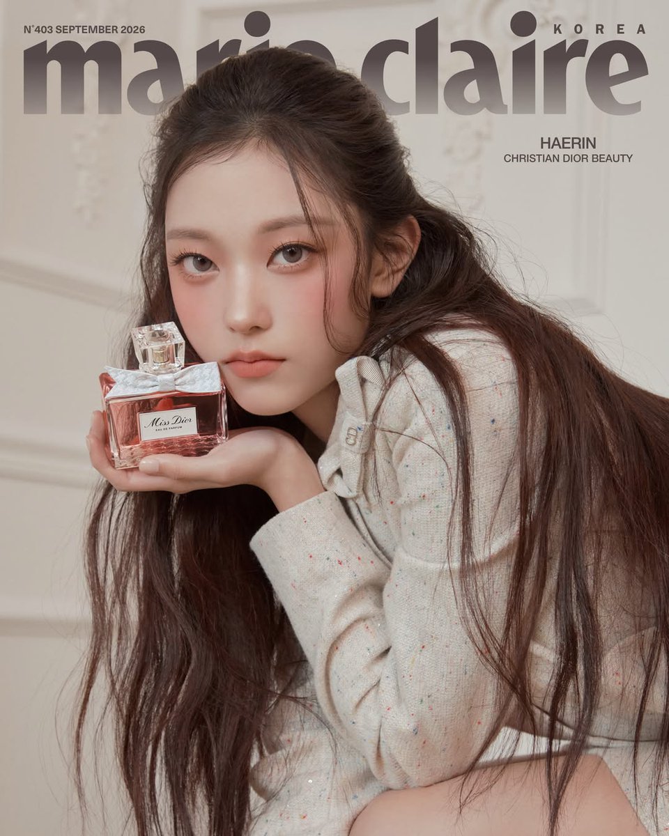 marieclairekr's tweet photo. #제작협찬 <마리끌레르> 9월호는 #크리스챤디올뷰티 와 특별한 멀티 커버 프로젝트를 선보입니다. 그 첫 번째 주인공은 #뉴진스 #해린 . ‘THE FIRST BLOOM’을 테마로 완성한 이번 커버에는 새로운 계절의 시작처럼 맑고 생기로운 해린의 순간을 담았습니다. ☀️

@NewJeans_ADOR  @Dior #디올향수 #미스디올 #디올메이크업 #루즈디올 #Dior #NewJeans #HAERIN #마리끌레르코리아 #MarieClaireKorea