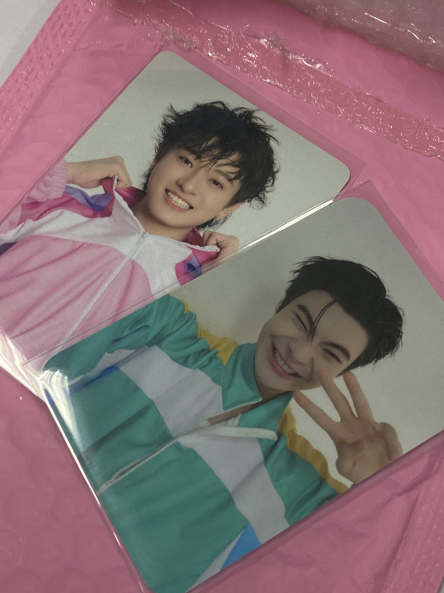 mamaiunu's tweet photo. เค้ามาแน้วววว ได้ของไวมากๆๆๆๆ แต่เค้ามั่ยมีเวลาเก้บของ5555 น่ารักสุดๆ #rvforsssky https://t.co/h7OYkDSy5z