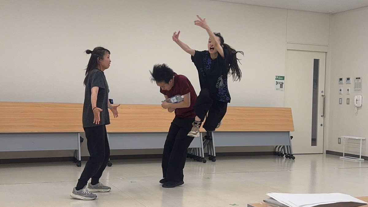 Misato09_24's tweet photo. ついに始まる！！
今日は2公演とも完売！！
すごい！嬉しい❤️

去年とはまた違った景色楽しみ〜

前説とカーテンコールはお写真OK👌🏻
お時間に余裕を持ってきていただけると嬉しい
明日以降まだお席のある回ございます！
当日はDM等でお願いします！
ご予約フォーム↓↓↓
https://t.co/kSHRYz8e0L https://t.co/T1jqTHl1mM
