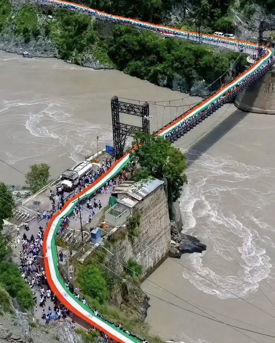 dogra_ns's tweet photo. Ramban (Jammu Pradesh) 2026: Thousands of students carry the Tiranga with pride to the DC office.
Ramban 1953: three Praja Parishad karyakartas of Jammu were shot dead by police for daring to hoist the same Tiranga when the Indian national flag was banned under Kashmiri Politician Sheikh Abdullah’s rule.
Jammu’s soil is soaked with the blood of Indian 🇮🇳 Patriots those who refused to accept a separate flag.
Jammu’s Dogras watered the soil so that the Tiranga could fly free today.
Jai Hind! 🇮🇳 Jai Duggar Jai Dogra
#Tiranga #Ramban #JammuPride #JammuPradesh #JPPM