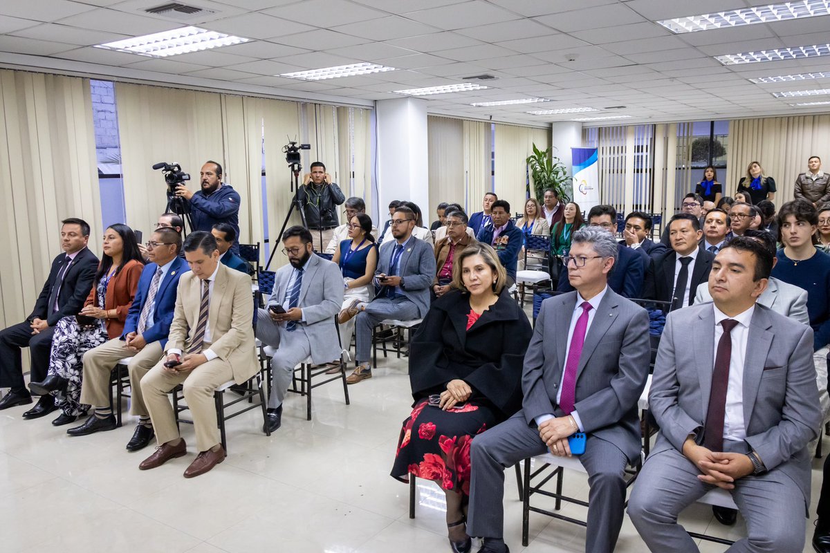 CJudicaturaEc's tweet photo. La presidenta @mechascaicedo destacó que la habilitación de oficinas de la @DefPublicaEc es una acción estratégica para construir la justicia desde el territorio, una prioridad fijada para los primeros #100DíasDeGestiónCJ. 

Este acuerdo garantiza una atención integral en un solo lugar, evita traslados innecesarios y optimiza los recursos públicos. 

"Cuando dos instituciones ponen sus capacidades al servicio de un mismo objetivo, los resultados tienen un impacto directo en la ciudadanía". 🧵