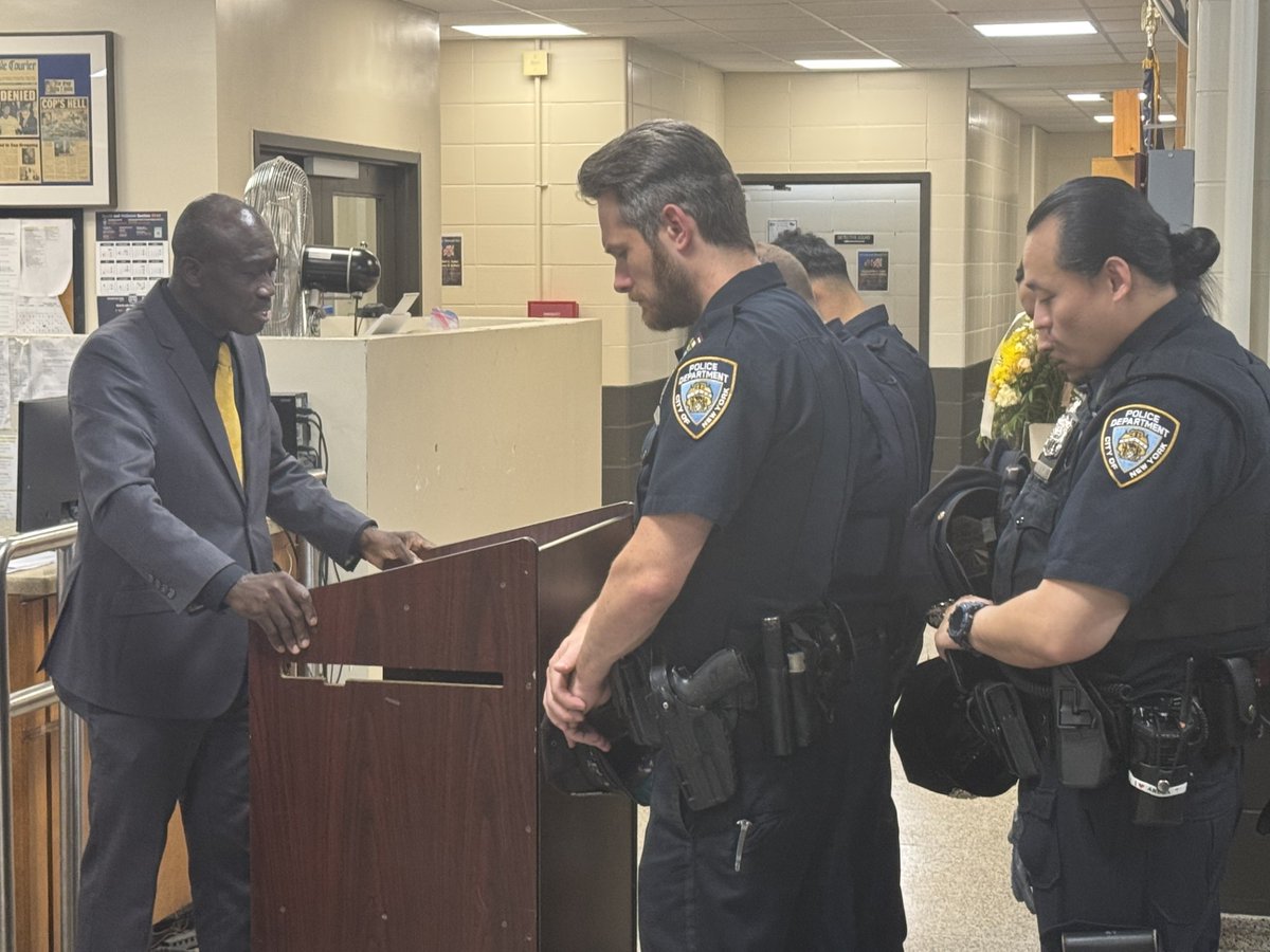 NYPD67Pct's tweet photo. We were honored to welcome Pastor James from the 67th Precinct Clergy Council to today's roll call. Thank you, Pastor James, for sharing words of encouragement, guidance, and prayer with our officers as they head out to protect and serve the community. https://t.co/JWmOcdMgug