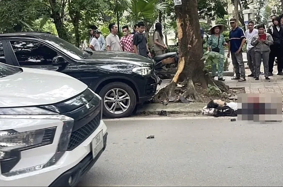 Lynnuien2007's tweet photo. VIETNAMESE NATIONAL ASSEMBLY DELEGATE NGUYỄN SĨ CƯƠNG DROVE A BMW THAT HIT AND KILLED A GIRL BORN IN 2007 JUST BEFORE HER UNIVERSITY ENTRANCE EXAM.￼
He is also the husband of Vietnam's incumbent Minister of Culture, Sports, and Tourism.￼ https://t.co/7rzl7wYBxL