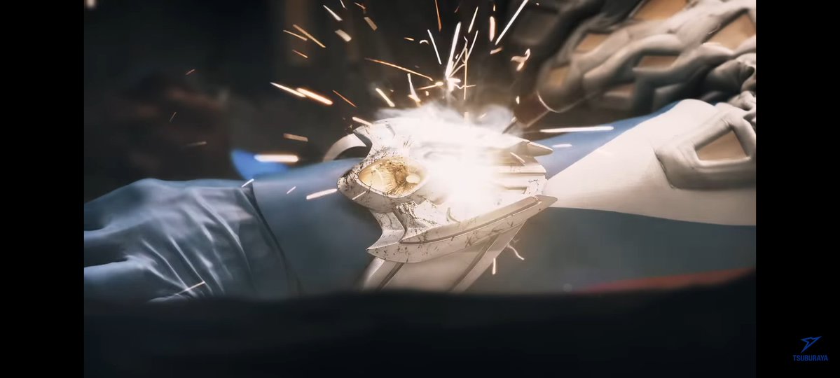 anon54980's tweet photo. Ultraman zero's 4th movie is just him being trapped in meta-field &amp; being chased by ultraman noa for 2 hour 30 minutes https://t.co/fb2w8tWO1I