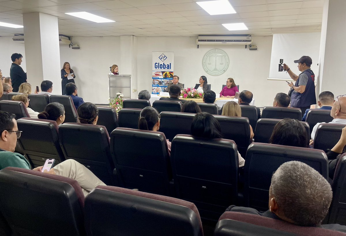 StoDomingoCJ's tweet photo. El director provincial de @StoDomingoCJ, Fabricio Cevallos, participó en el acto de posesión del nuevo directorio de la Asociación de Mujeres Abogadas de Santo Domingo de los Tsáchilas, para el periodo 2026-2028. Éxitos en esta nueva etapa de gestión.
#JusticiaConIndependenciaCJ https://t.co/RMco0DDw3Z