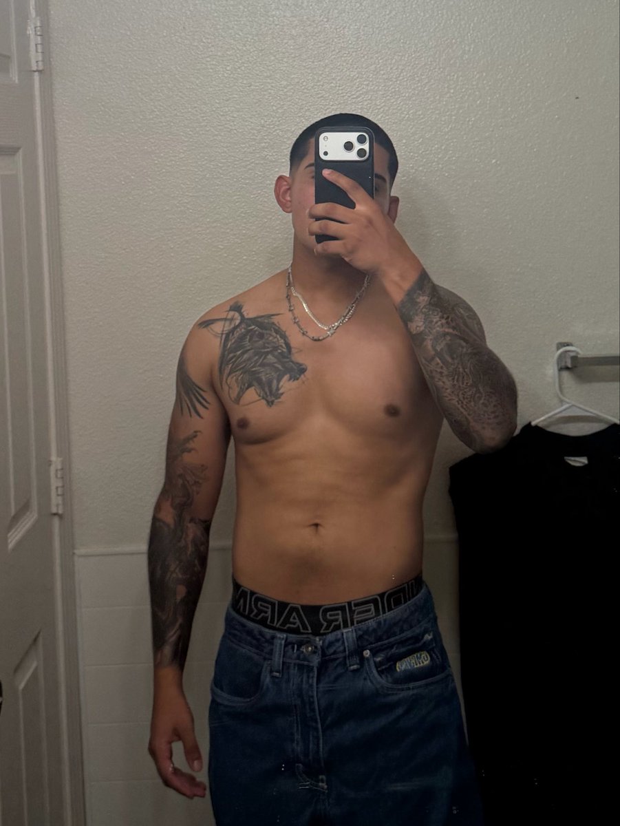 obreezy27's tweet photo. Wsp send sum bread for a follow back tho or sum lol https://t.co/g5POF18FEB