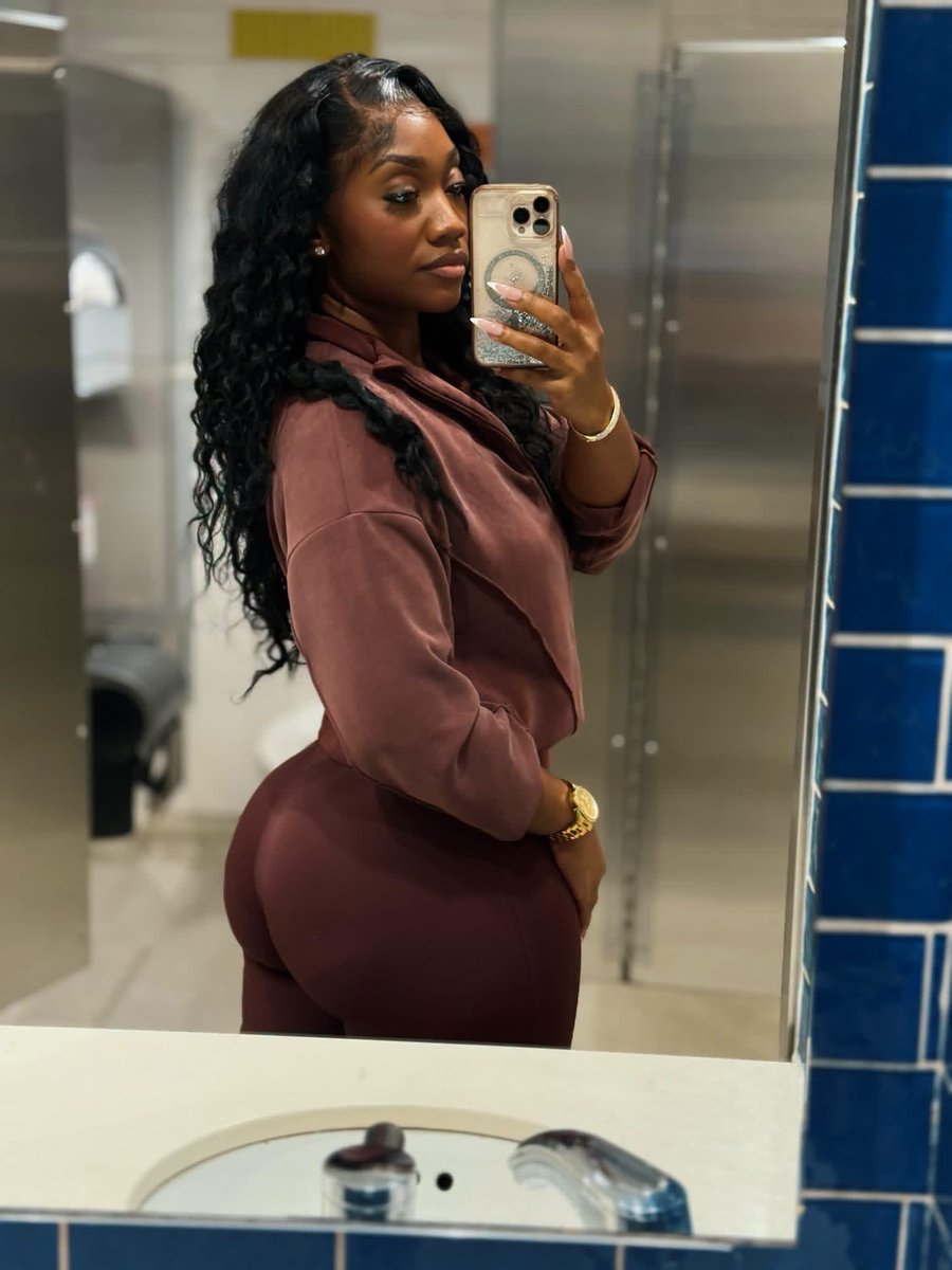 Regan_01201's tweet photo. To know me is to KNOW me. ✨

Thinking you know me based on what I choose to post is crazy. Social media is a glimpse, not the whole story. I share what I want you to see—the rest requires real access. 💋♌️ https://t.co/b49zEaNOXq