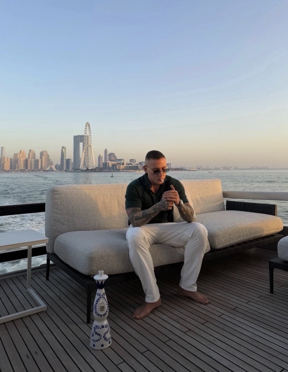 joelampton_'s tweet photo. Your struggles, the nights you couldn’t sleep, the embarrassment, the anxiety, the breakups, the pain

Women DON'T CARE ABOUT THESE SITUATIONS. 

They want a ruthless, funny, relaxed, attractive, rich man

Don’t expect sympathy from girls

Make sure you’re always winning. https://t.co/7cVhDgh8NY