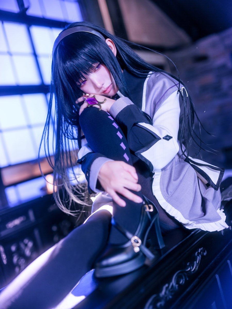 strawberry___53's tweet photo. ⚠️コスプレ/Cosplay💜

  魔法少女  🖤  暁美ほむら

photo📸:(@shin_tecchi) https://t.co/VyER8sS2AE