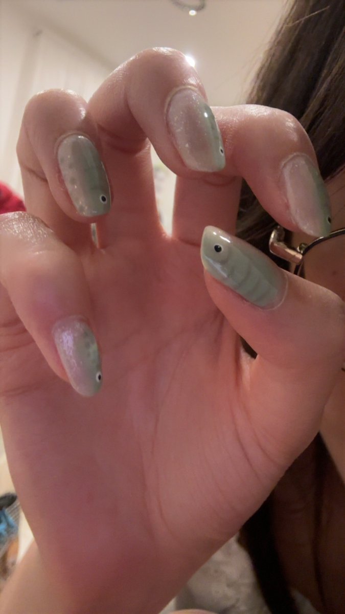 spespw's tweet photo. visited my little cousin and she gave me fish fingers https://t.co/TGTZWwAclW