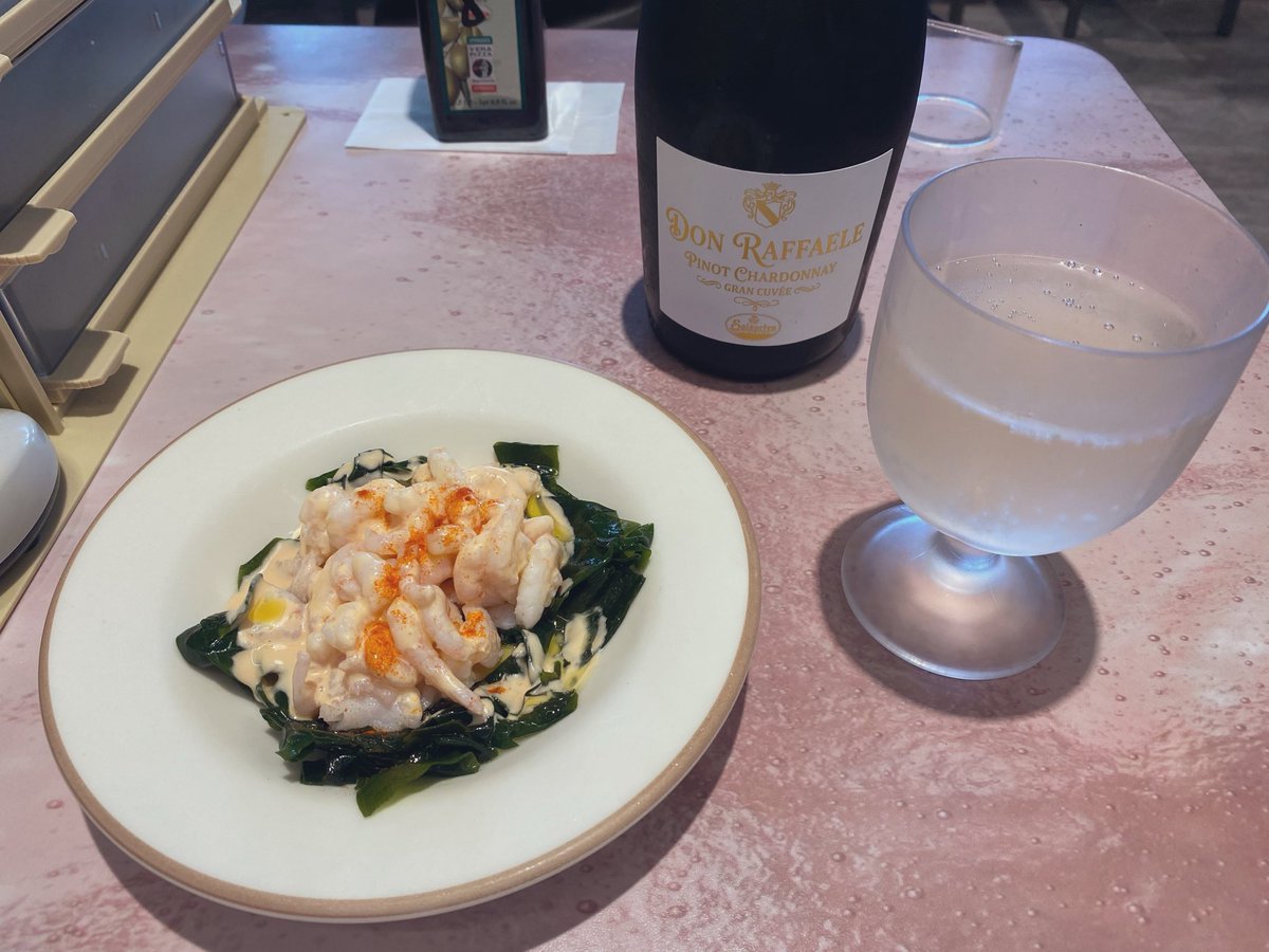 Shisa_NamiPay's tweet photo. ブランチ飲み🍷 https://t.co/3uU4Uwp39S