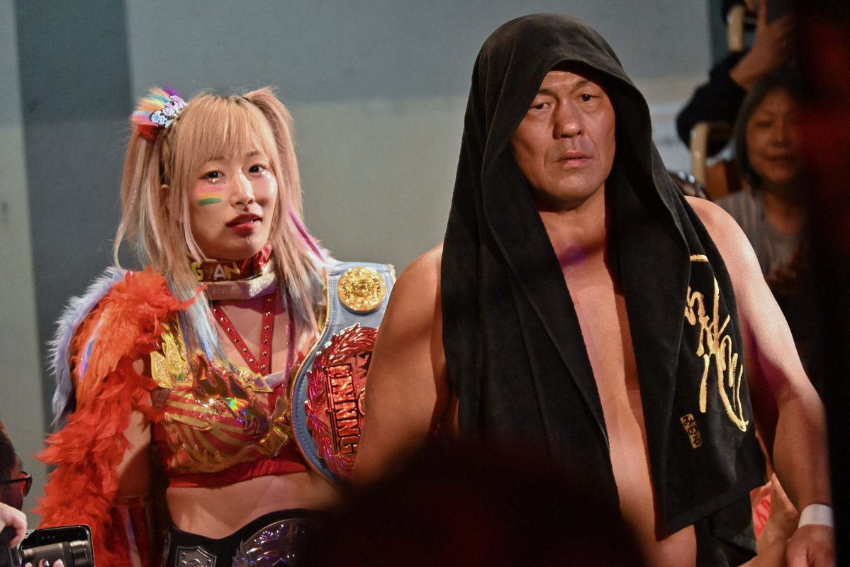 suzuki_D_minoru's tweet photo. レスラーがレスラーに対戦要求すると「会社に聞け！」「会社と話せ！」「会社の判断に任せる！」って返答するのキライだなぁ。やりたいなら自分で決めろ、自分で動け、自分で動かせ…って思う。責任を会社に持たせたら"公平"どころか"対等"ですらない気がする。ひとりで組織や業界と闘ってるオレ達と、お前らは…一緒じゃないからな。。