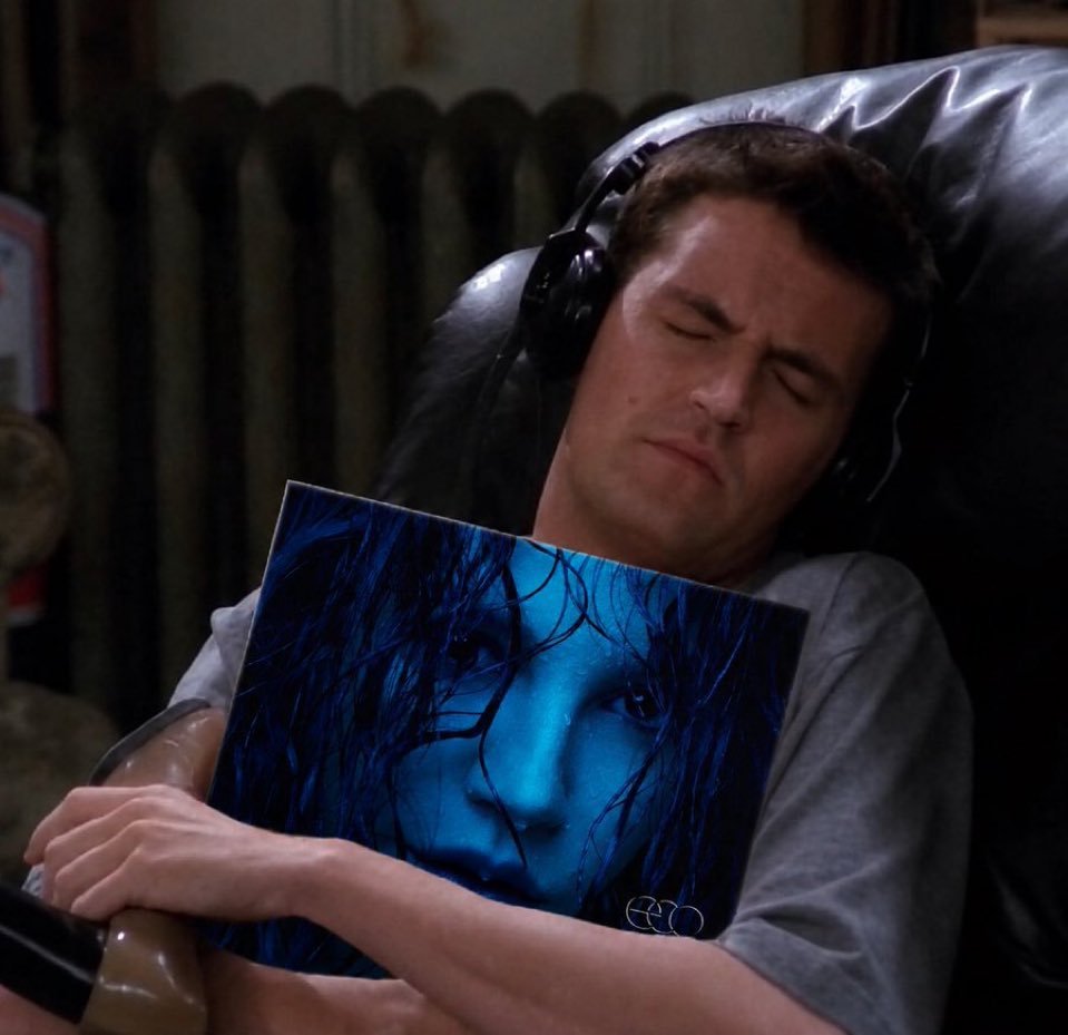 stanmantis's tweet photo. Indo dormir assim https://t.co/ACXEaFN4bd