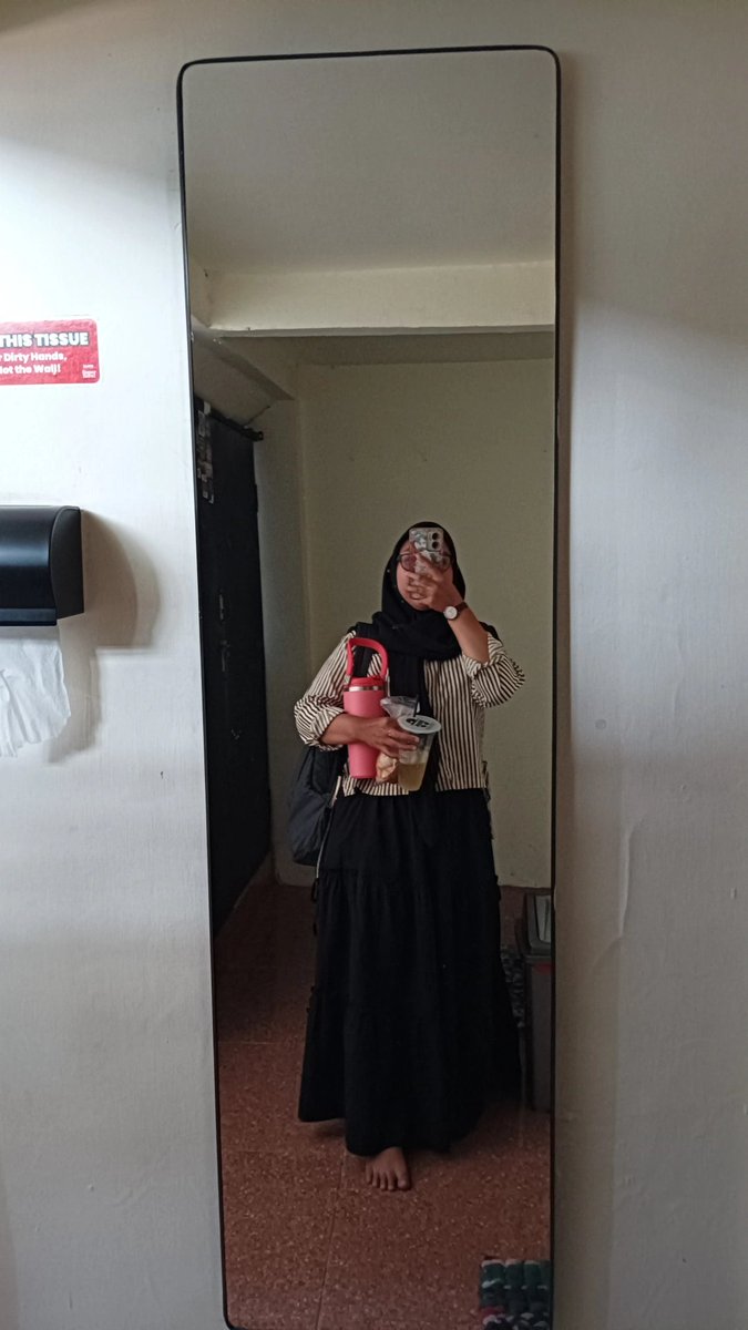 winwiendaa's tweet photo. cireng before class 🫣😋 @MrBobSuperSeru https://t.co/AWgYK0Rv2Y
