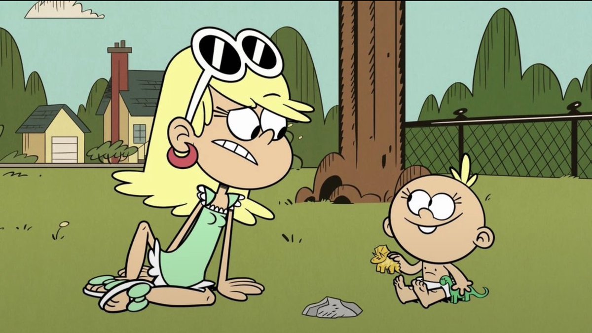 davidmarchie's tweet photo. Leni and Lily are left-handed.

#LeftHandersDay #TheLoudHouse https://t.co/1UX9vLsIYZ
