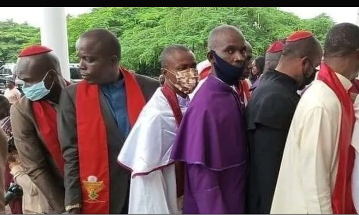 debzealk's tweet photo. Dem bring una fake clerics 4 litmus testing.

create artificial security challenges to create fear and tension.

Hunger dey town sotey man dey steal iron for already constructed public and private infrastructures

Una talk?

Once una wan shout na rice and 10k, una go keep quiet. https://t.co/Y0IHhcrB7t