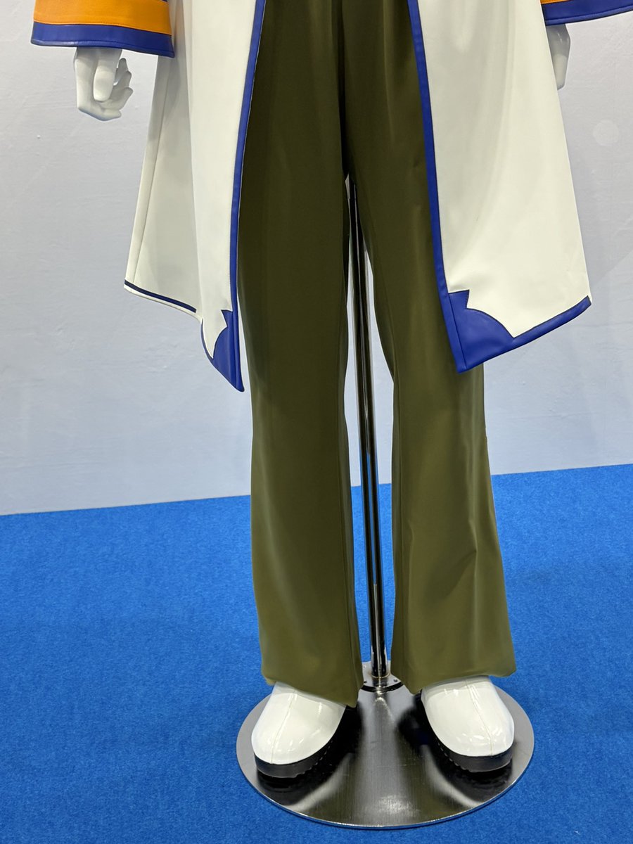 blizzardFRG's tweet photo. すごいここ　一生いたい
マネキンの指が白いのが超興奮ポイント���んですけど
そして靴は相変わらずだいぶ謎だね… https://t.co/Sv1PChejuL