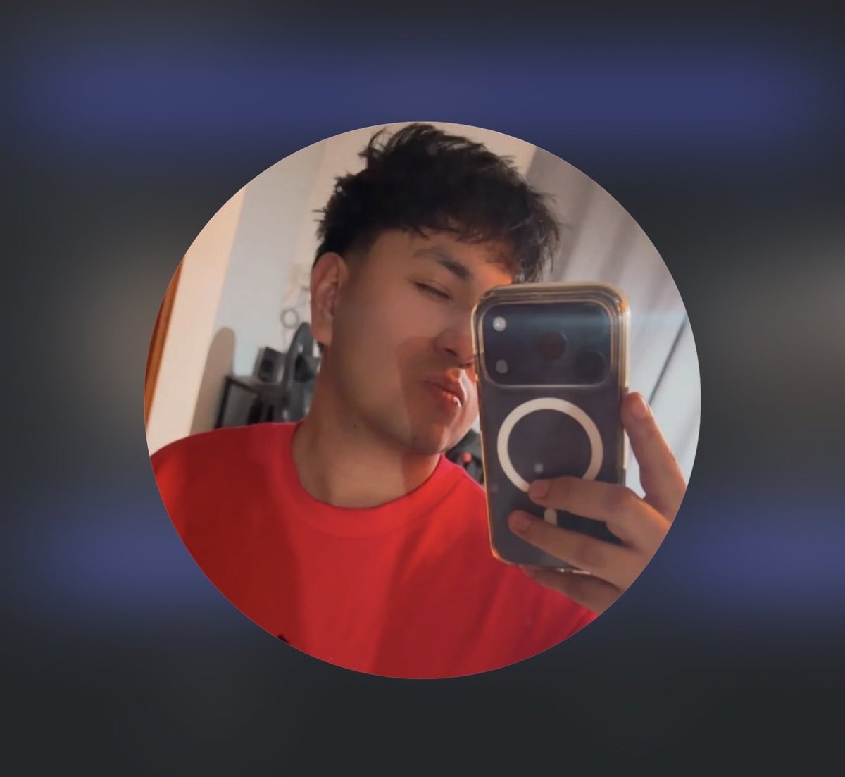 GPerc30's tweet photo. @__rishit__ @DegoTrey @GOP__Ls bro takes photos like my little sister kissing the camera 😂😂😂😂 https://t.co/lhBTOPvws0