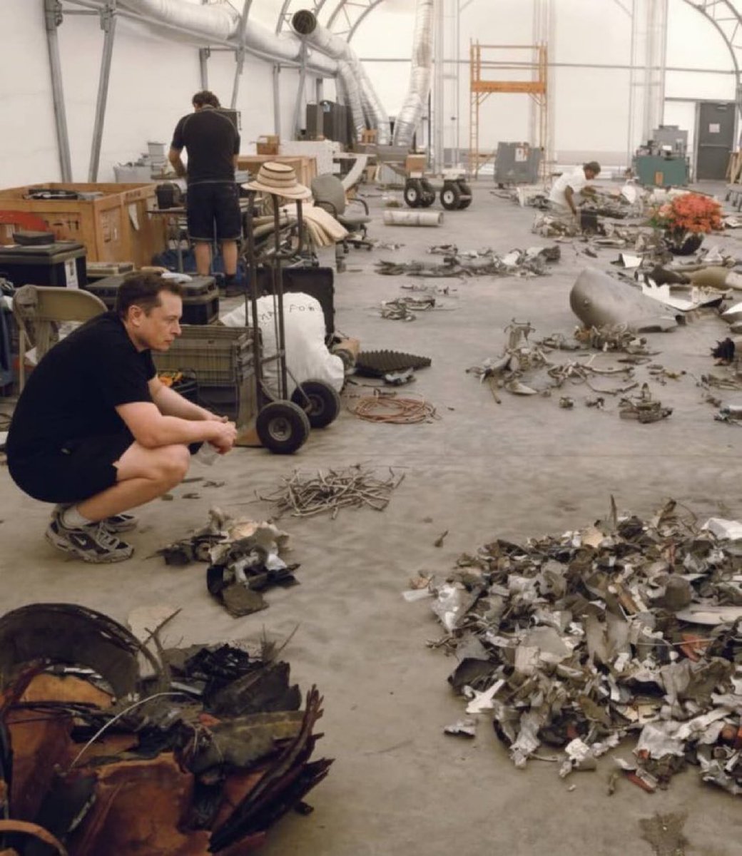 ValaAfshar's tweet photo. My proceeds from PayPal were $180 million. 

I put $100m in @SpaceX, $70m in @Tesla and $10m in Solar City. 

I had to borrow money for rent.

—@ElonMusk

(photo from 2008 after the third consecutive failure of Falcon 1 rocket) https://t.co/qKza4Exin3