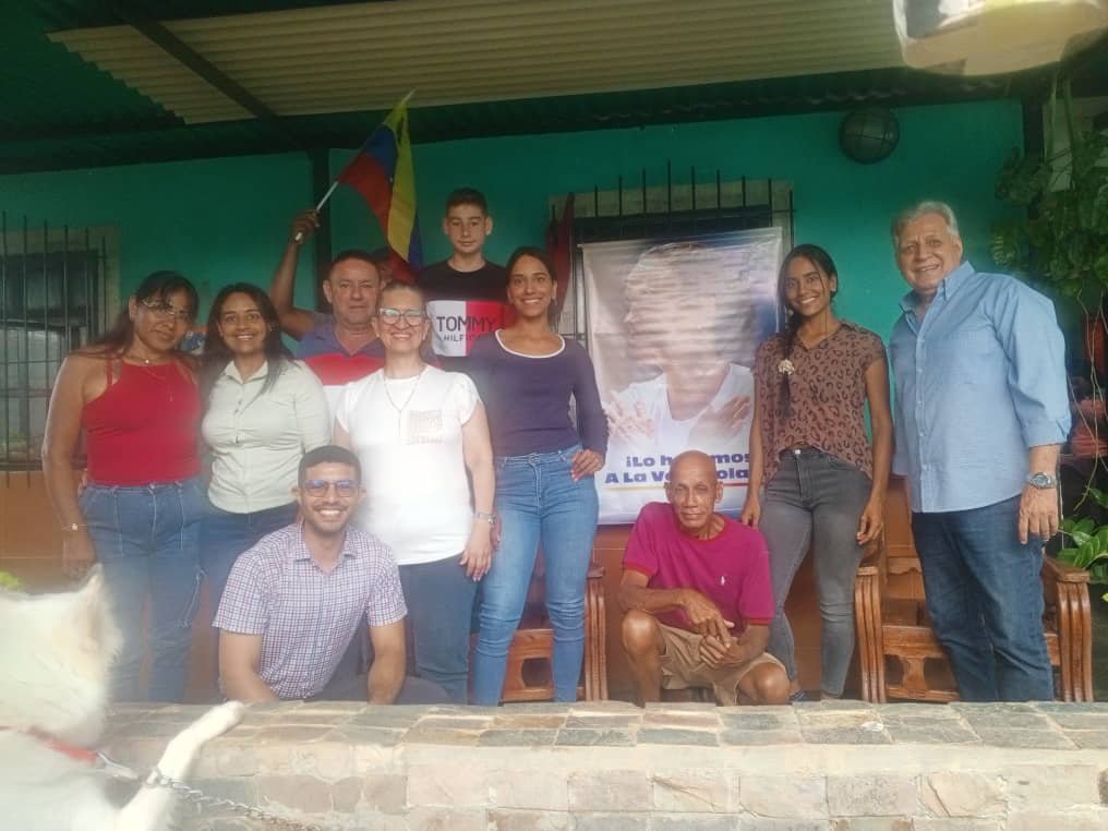 VenteCarabobo's tweet photo. El Día de hoy continúa el trabajo en cada sector del municipio #VenteMiranda
La gente quiere cambio y nosotros también, somos pues, los que le damos el empuje a nuestra gente de Miranda trabajando juntos.
✓ Planificación con asociaciones ciudadana y elaboración de Matriz FODA https://t.co/pyR2GTbkcN