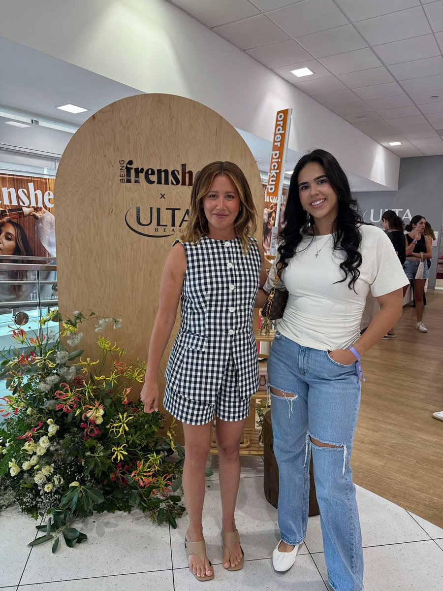 tisdaledailys's tweet photo. 📹: jennn_lei: You just met one of your childhood icons Ashley Tisdale French
Thank you for having me Being Frenshe ✨They are now available Ulta Beauty
#influencerevent #frenshe #ultabeauty #ashleytisdale #explorepage https://t.co/4vJVhNJ0OF