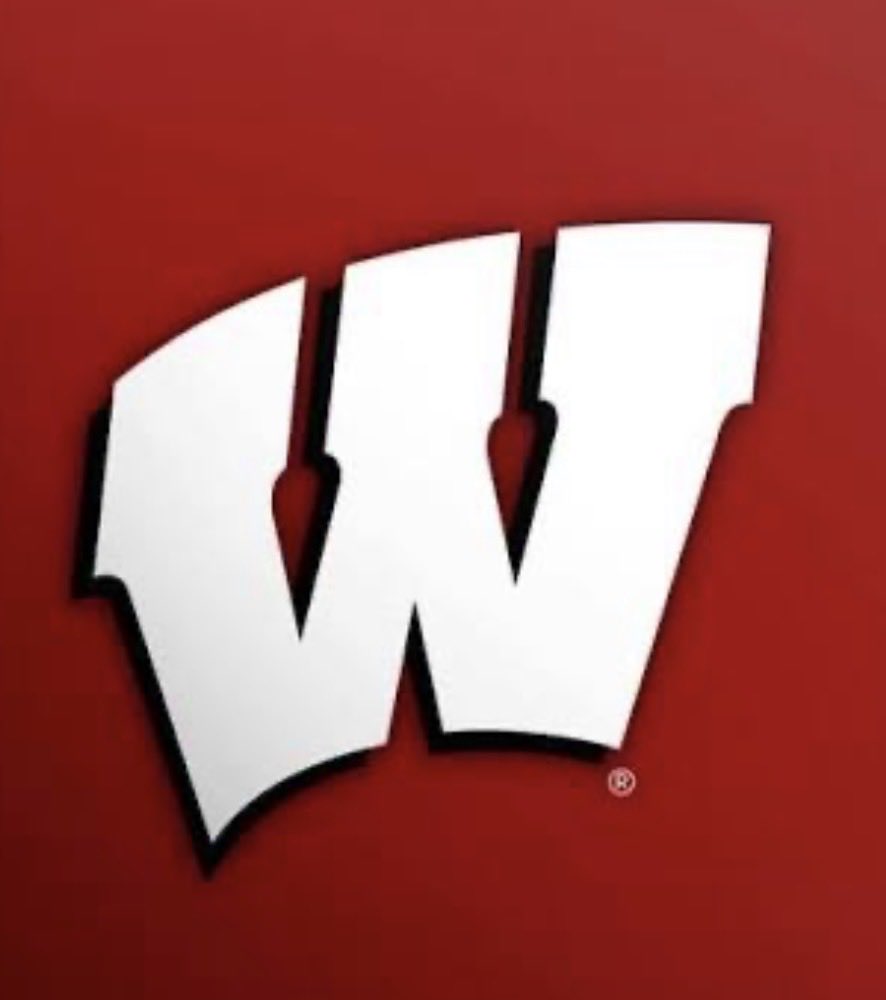 LMiller2028's tweet photo. Excited to announce I’ve received an offer from @BadgerFootball 
#onwisconsin 🦡 
@D_Hicks_ 
@TufBorland 
@mkopay30 
@dlsfootball17 
@KTPrepElite https://t.co/KD5jxNW6j5