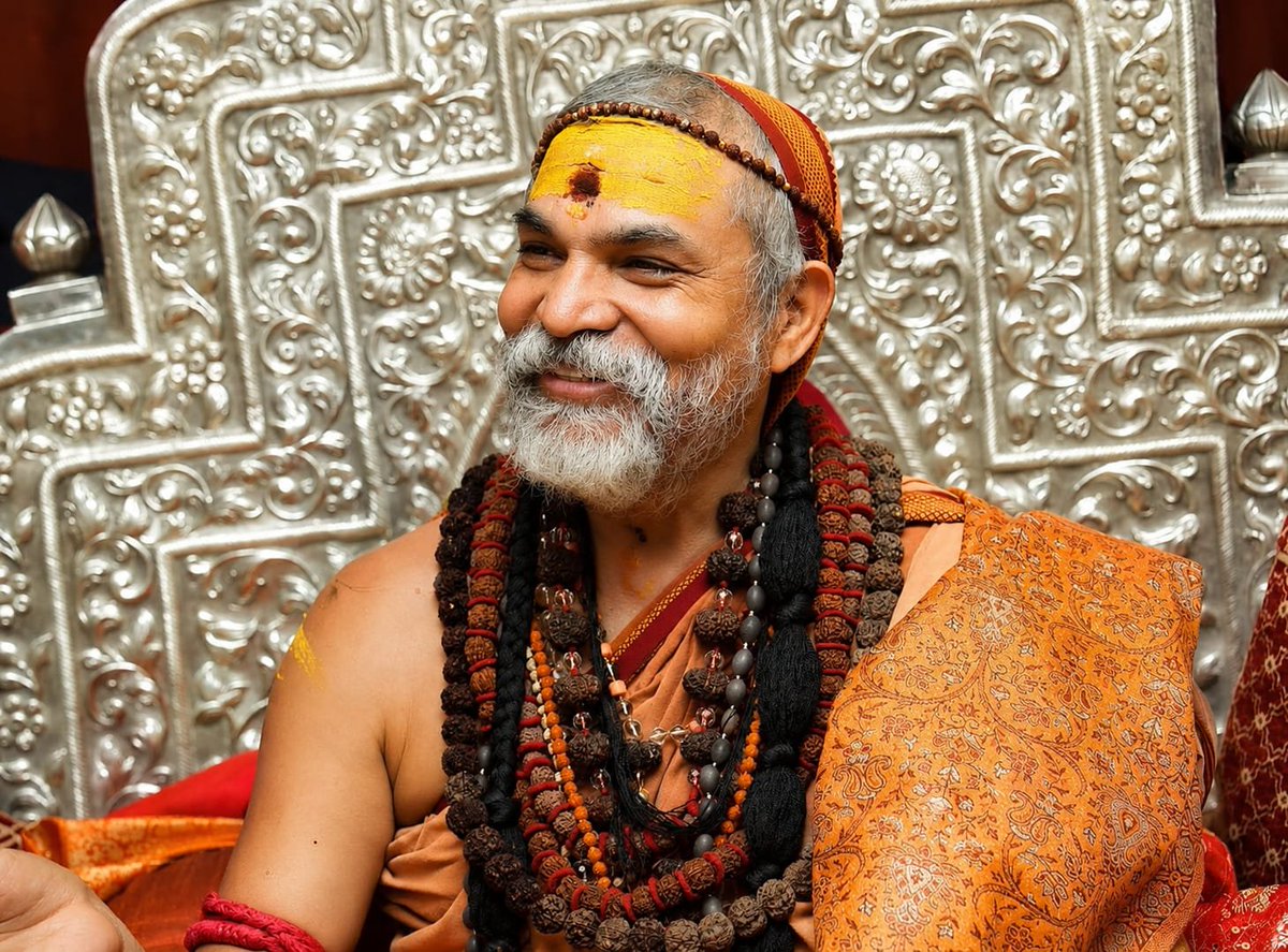 jyotirmathah's tweet photo. बधाई हो 🚩
#गौमाता की जय हो 🙏🙏

आज 'परमाराध्य' परमधर्माधीश उत्तराम्नाय ज्योतिष्पीठाधीश्वर अनन्तश्रीविभूषित जगद्गुरु शंकराचार्य स्वामिश्रीः अविमुक्तेश्वरानंदः सरस्वती '१००८' जी महाराज का 57वां वर्धन्ति (जन्म) महामहोत्सव है । 

आज दिनभर देश के विभिन्न धार्मिक स्थलों पर पूजाएं और सहस्रों अन्य स्थलों पर पूज्यपाद शंकराचार्य जी महाराज का प्राकट्योत्सव बडे धूमधाम से मनाया जाएगा । 

आज के दिन यदि आप कुछ दक्षिणा समर्पित करना चाहें तो इस लिंक पर जाकर आप अपनी ओर से भेंट समर्पित कर सकते हैं - इस लिंक का प्रयोग करें - https://t.co/mYyuzTDUaL 
आजीवन सहयोगी बनने के लिए लिंक - https://t.co/qmX8frUGIf
कोइ जानकारी के लिए सन्देश भेजें - 7417417414

#shankracharya #jyotirmath #AvimukteshwaranandSaraswati #57वांवर्द्धन्तिमहामहोत्सव #Chaturmasyam2026 #चातुर्मास्य2083 #chamoli #uttrakhand #Badrinath #himalaya
