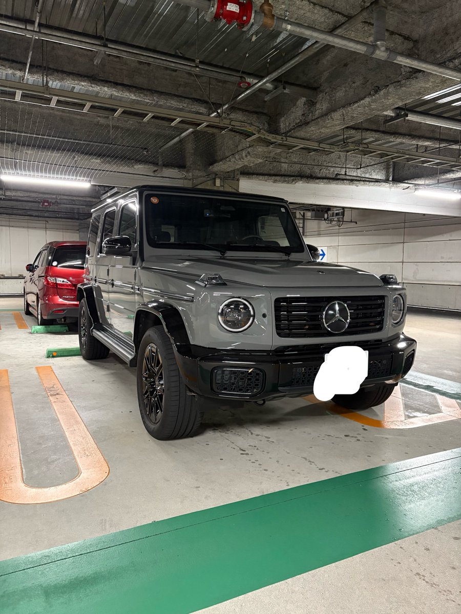 Naohiro0104's tweet photo. 洪水もへっちゃらスーパーカーのゲレンデちゃんw
マジで昨日はやばかった、、、
今日はデイトナつけてゲレンデで出勤✨
ゲレンデでこのステアリング超珍しいんですよ
AMGライン入ってるのに🤭
#Manufakturicon
#g450d
#g63
#ベンツ
#デイトナ https://t.co/QAX7jm4bVr