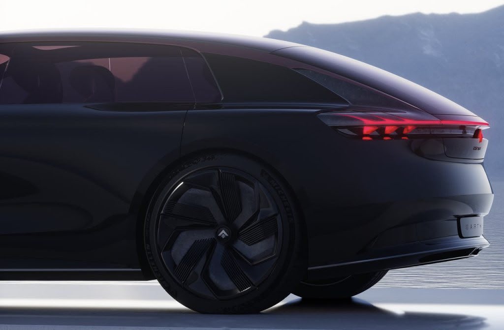 AutosyMas's tweet photo. GAC presentó EARTH, un concepto que anticipa el nuevo lenguaje de diseño de la marca, combinando una silueta “shooting brake” con materiales naturales, tecnología avanzada y una visión más sostenible del lujo automotriz.
#GAC #GACEARTH #DiseñoAutomotriz #CarConcept https://t.co/ndwvcFEvWR
