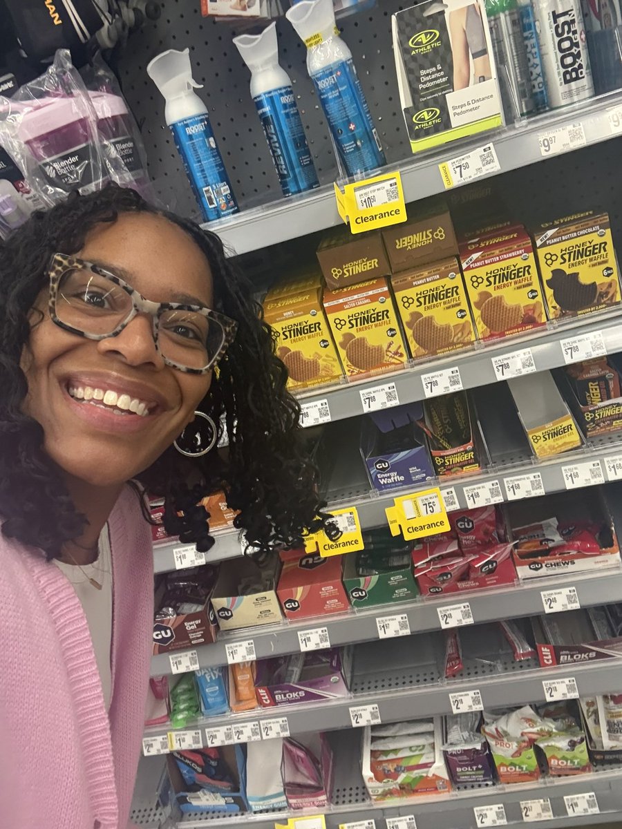 _LivinADream's tweet photo. Spotted at #walmart my favorites! #honeystingerhive https://t.co/2l80D7JRWv
