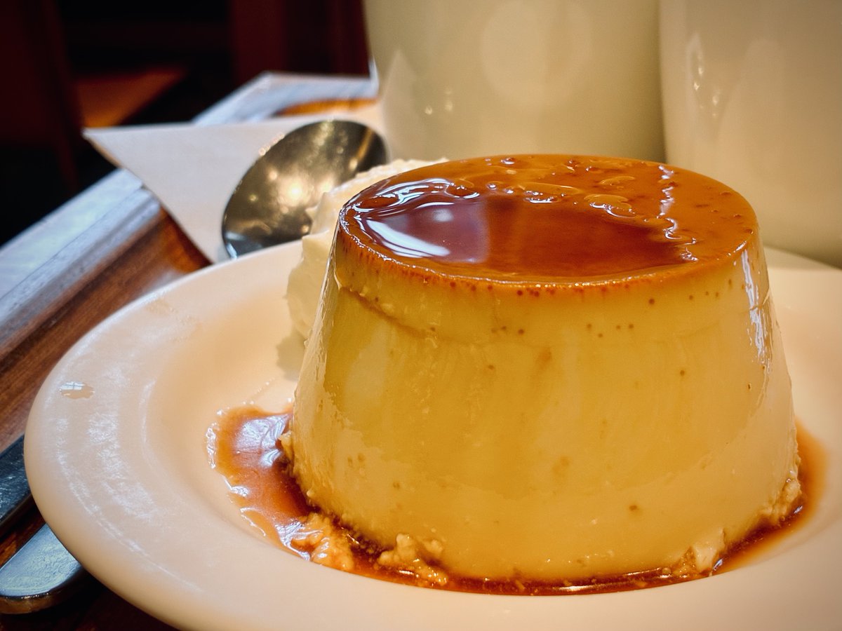 xepoche's tweet photo. 青葉台の Cafe&amp;Meal MUJI にて「本和香糖の焼きプリン」 https://t.co/9PIdncSeVE