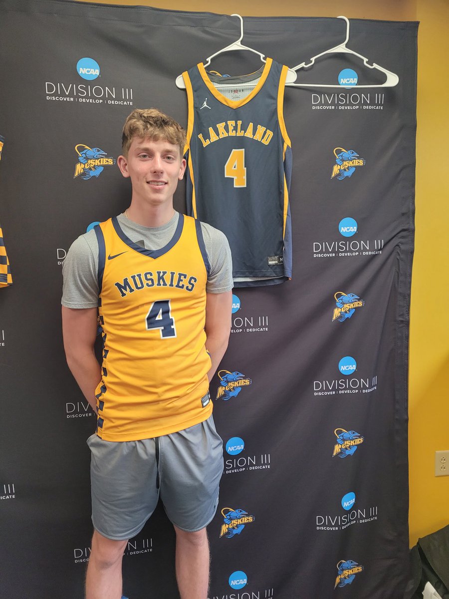 ajhendricks_23's tweet photo. Thank you to @CoachSchroeder5 and @DemarcusZarago3 for this opportunity. I am grateful for the opportunity to continue my academic and athletic career at the next level. 
@NDATritonHoops @Team1848 https://t.co/cWf21hcpbm