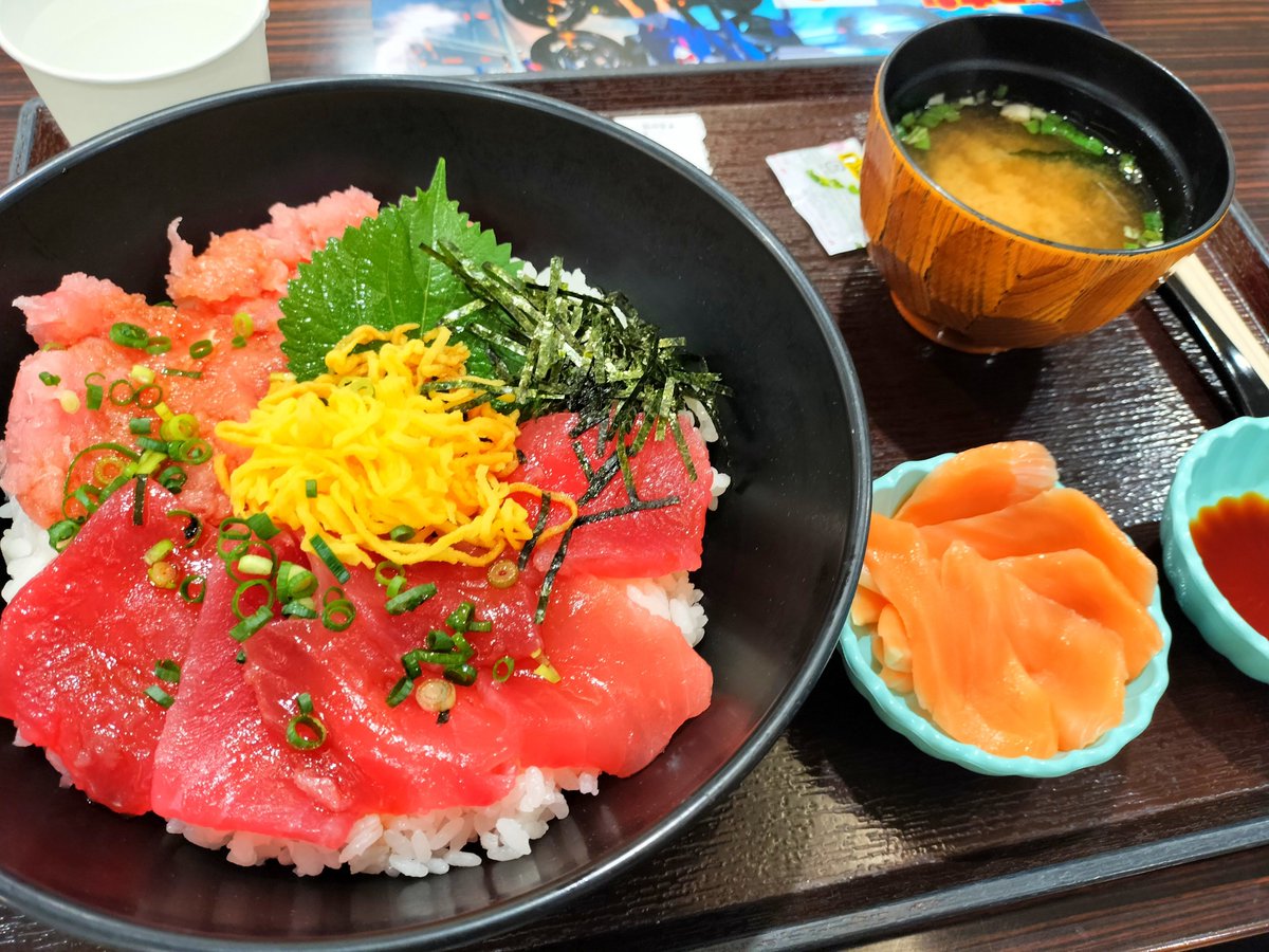 rayvan_online's tweet photo. 海鮮丼！ https://t.co/FY2oGqYaXS