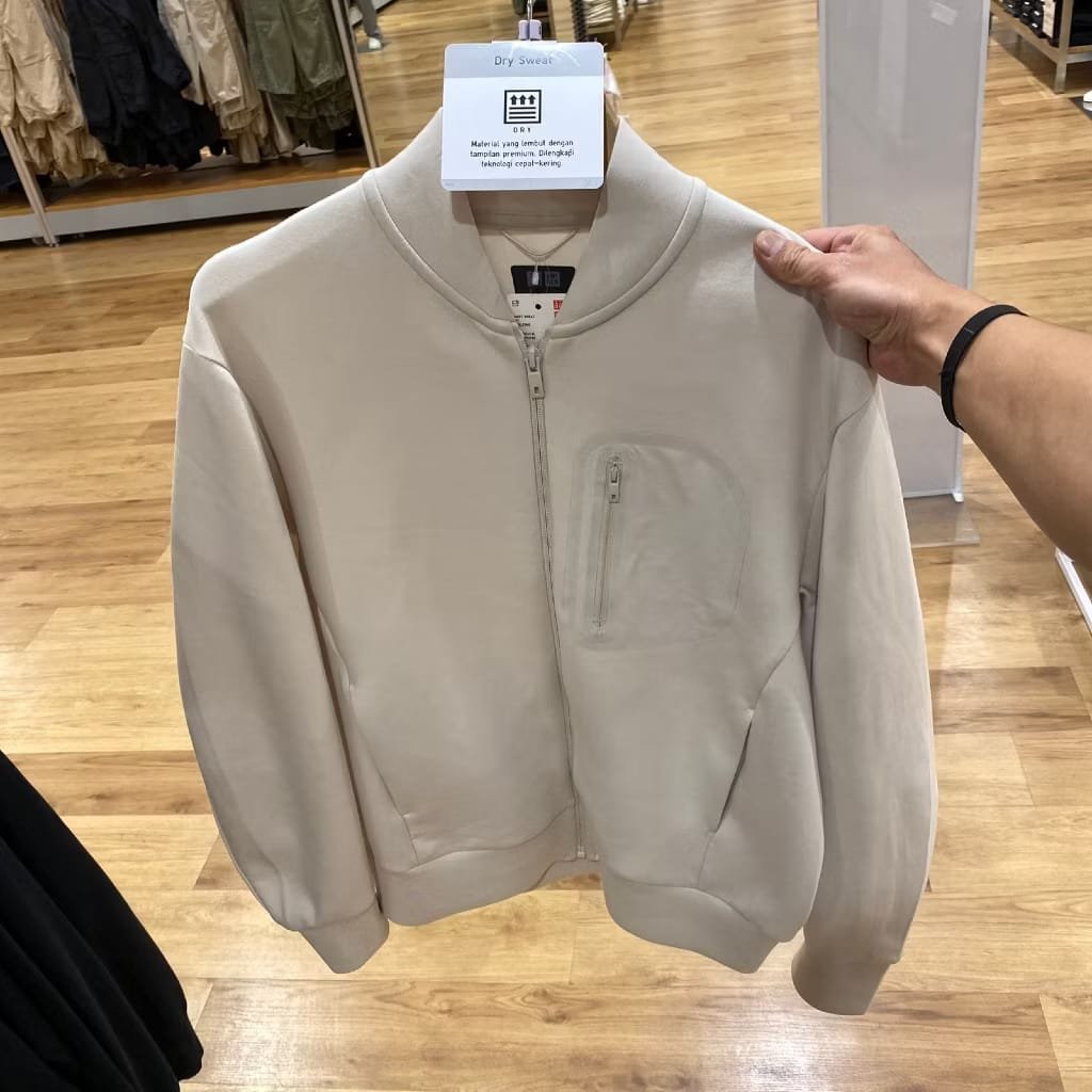 chitatomie's tweet photo. 🌷 Casual Unisex Jacket 🌷
*⁠.⁠✧ Clean look, comfy fit, timeless vibe

– a thread https://t.co/iXeFjIG0lJ