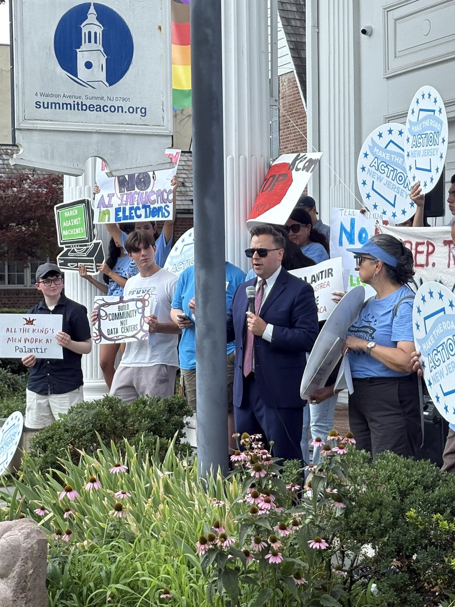 Greg_Vartan's tweet photo. Honored to speak at a rally organized by students today! The message was clear that Tom Kean should stop taking money from Palantir which enables ICE deportation. 

Young people are standing up, speaking out, and fighting for the representation we deserve. @NJWFP @MaketheRoadNJ https://t.co/bDsvPvLwpx