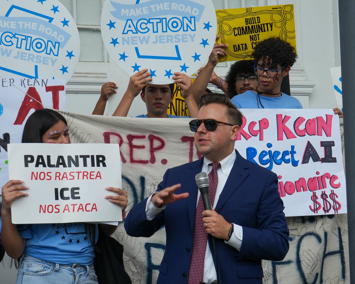 Greg_Vartan's tweet photo. Honored to speak at a rally organized by students today! The message was clear that Tom Kean should stop taking money from Palantir which enables ICE deportation. 

Young people are standing up, speaking out, and fighting for the representation we deserve. @NJWFP @MaketheRoadNJ https://t.co/bDsvPvLwpx