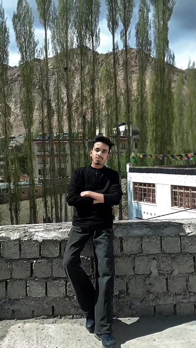 EdwardoClis2's tweet photo. 我都沒跟你理賠了
真的不要什麼都要貪小便宜欸
我有保險但不是給你這樣用的
你如果 今天走在白線內！ 還是靜止沒動的！
我一定會理賠給你 當然就合理範圍～～ Translate 小丑 · An9yen https://t.co/zADloMaoGC