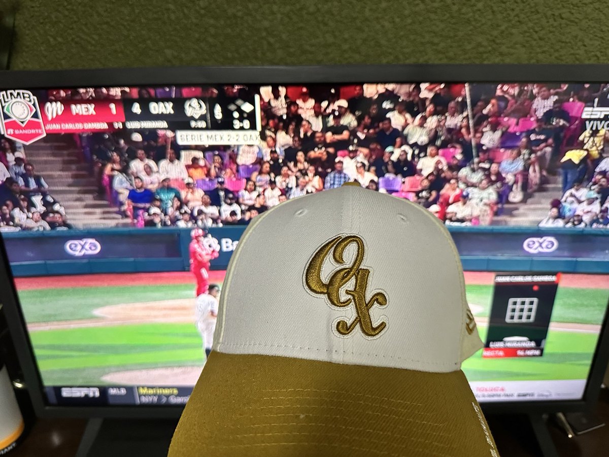 itoledot's tweet photo. @JESanchez_ESPN @EitanBenezra  #LMBxESPN Vamos @GuerrrosOax  saludos a El Espinal Oaxaca. Una Tlayuda en Oaxaca para acompañar el juego. https://t.co/TnPHmwfqJ9