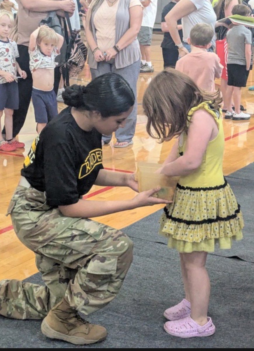 THSAirpower's tweet photo. NC-075 participated in both Tuscola Freshman Sunrise Hazelwood Elementary Back to School Block Party events…high energy and amazing enthusiasm! #nc075 #thsairpower https://t.co/8s97NH8t0x