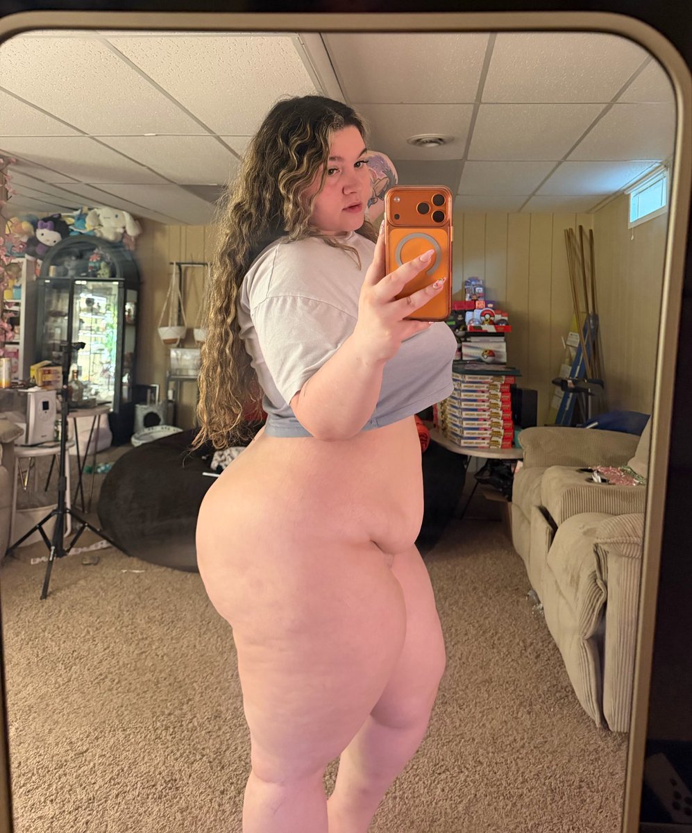 xtattedbaddiex's tweet photo. Oops 🐱 https://t.co/osCFaVnhpA