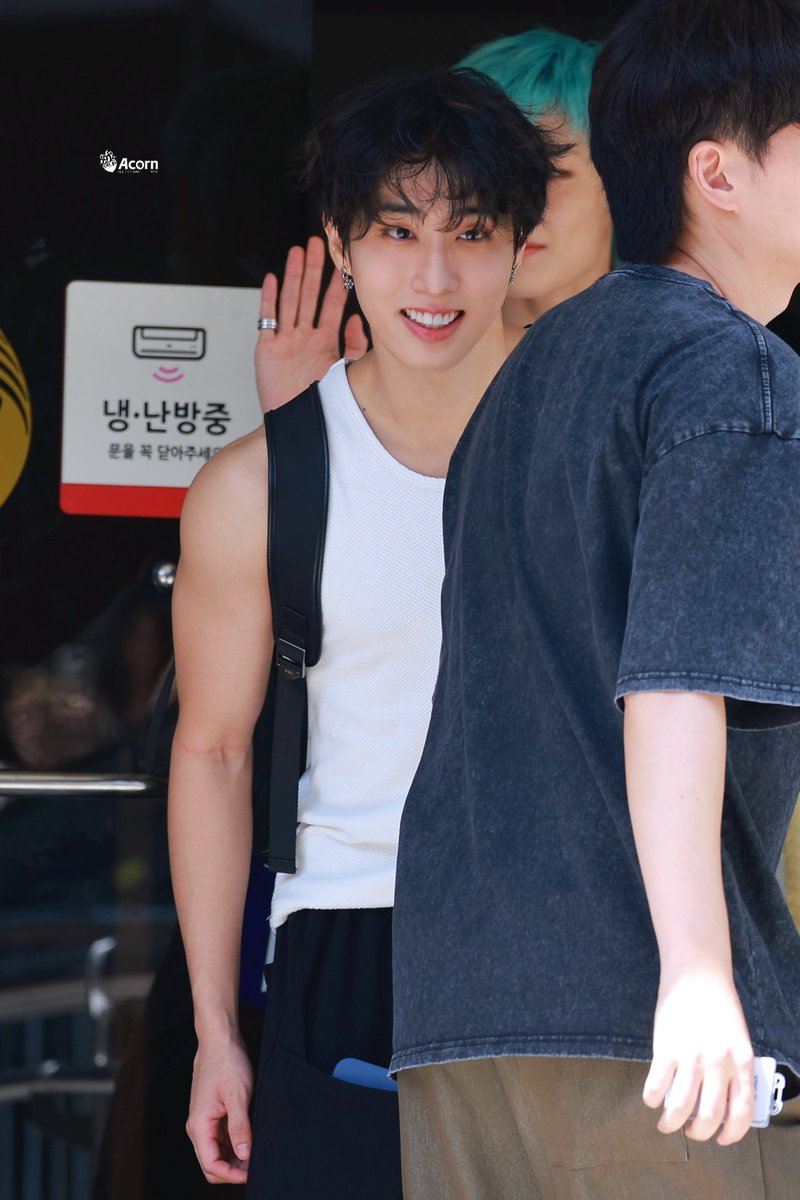 Acorn_0914's tweet photo. 260814 KBS

#HAN #한 #한지성 
#StrayKids #스트레이키즈 https://t.co/WZGIjozFzi