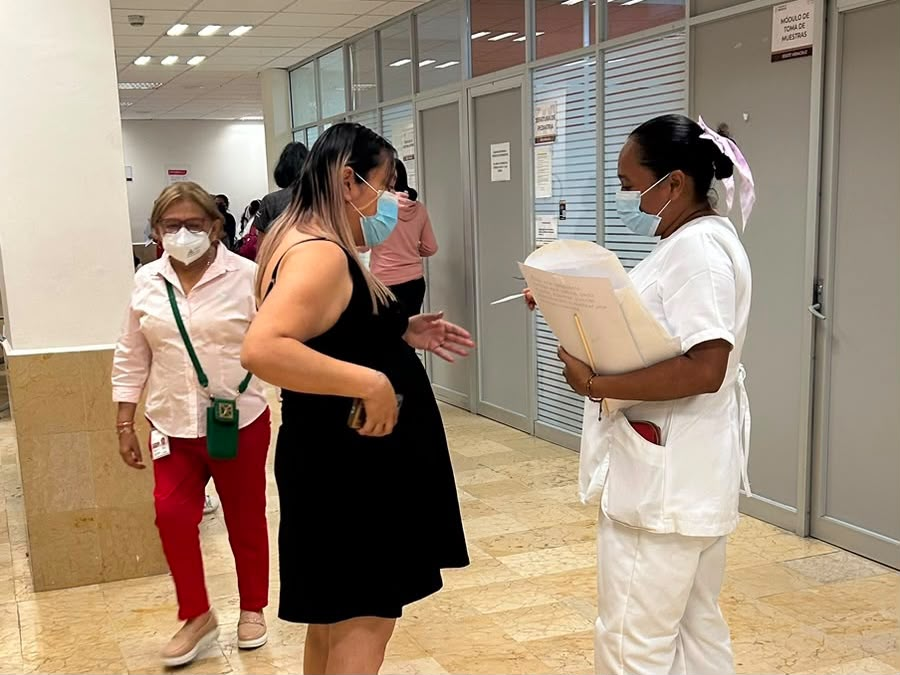 ISSSTE_Veracruz's tweet photo. 🚐💙 Los Módulos Itinerantes de Prestaciones llegaron a la CH Xalapa con orientación sobre afiliación, vigencia de derechos y créditos.

Además, se impartió la conferencia “Conectar, acompañar y pedir apoyo”.

En #ISSSTEVeracruz acercamos nuestros servicios a la derechohabiencia. https://t.co/Op1u1azvdJ
