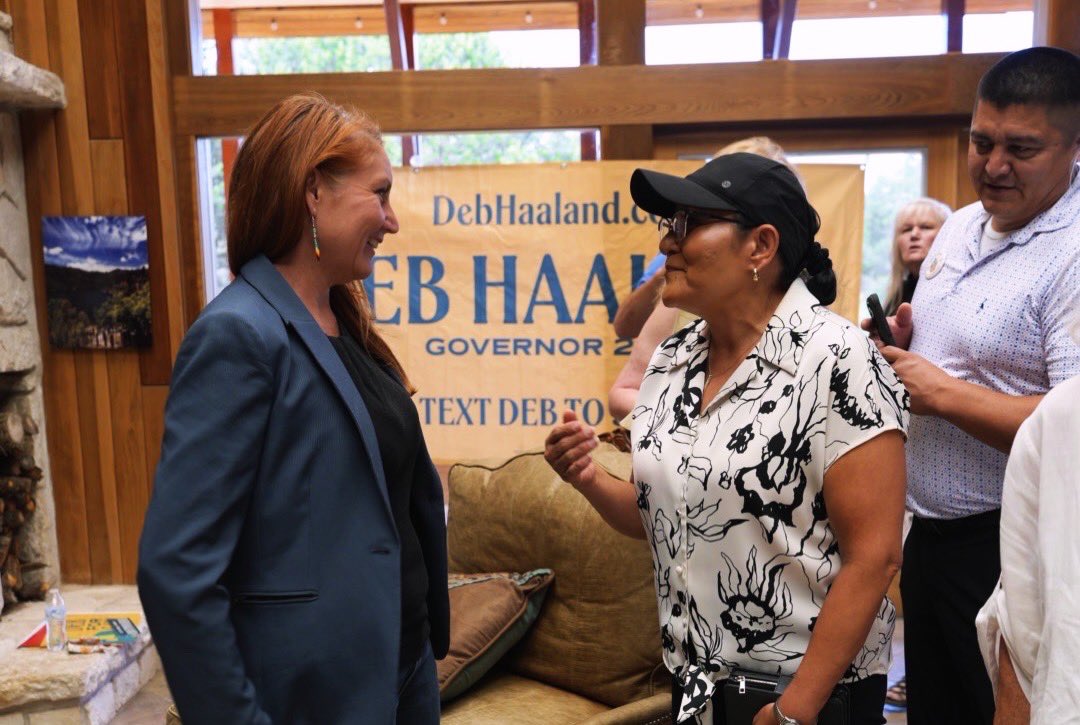 MelanieforNM's tweet photo. What a welcome to Lincoln County! 💙

New Mexico is leading the way and we’re not slowing down. This November we’re going to elect @DebHaaland as Gov and Democrats up and down the ballot.

Let’s do this! https://t.co/JRZfQoOMAN