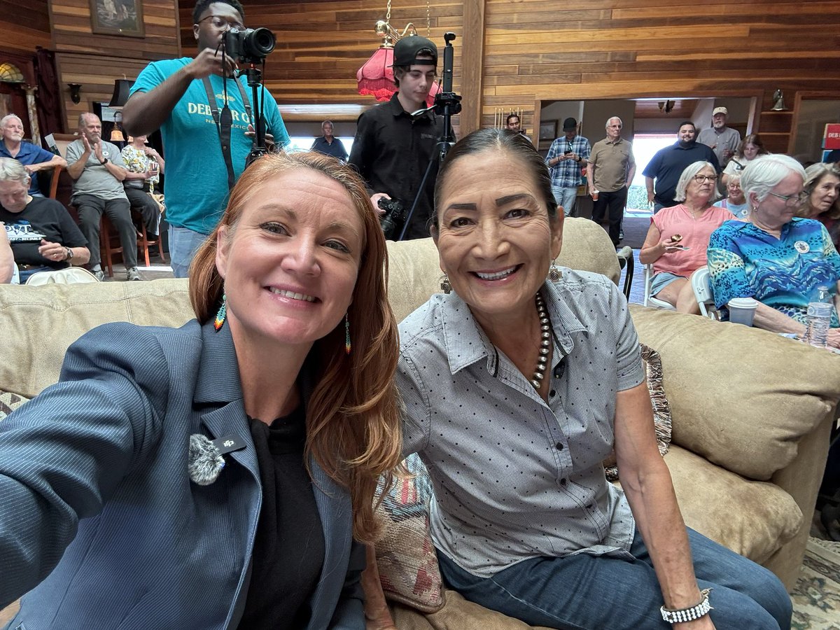 MelanieforNM's tweet photo. What a welcome to Lincoln County! 💙

New Mexico is leading the way and we’re not slowing down. This November we’re going to elect @DebHaaland as Gov and Democrats up and down the ballot.

Let’s do this! https://t.co/JRZfQoOMAN
