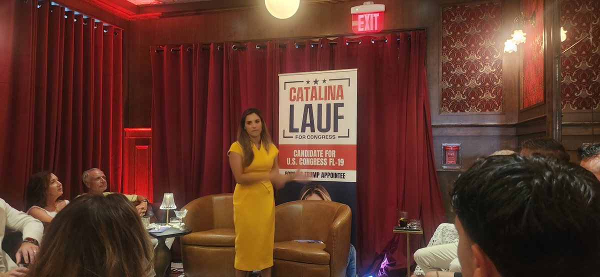 SerbsFor's tweet photo. 🇺🇲#DrRavasi tonight with @CatalinaLauf the moment @POTUS @realDonaldTrump called on the phone to extend his endorsement. What a fantastic honor and momentum 👏 
@SerbsFor supported Catalina in Illinois, and now we give support in the free state of #Florida. https://t.co/j8p1Q7WaKu
