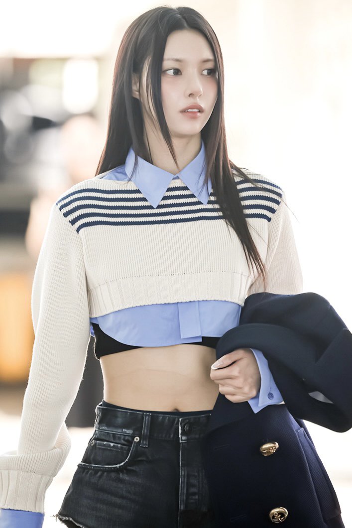 yunahslauv's tweet photo. yunah is a literal model like https://t.co/BrRVKfFA4T