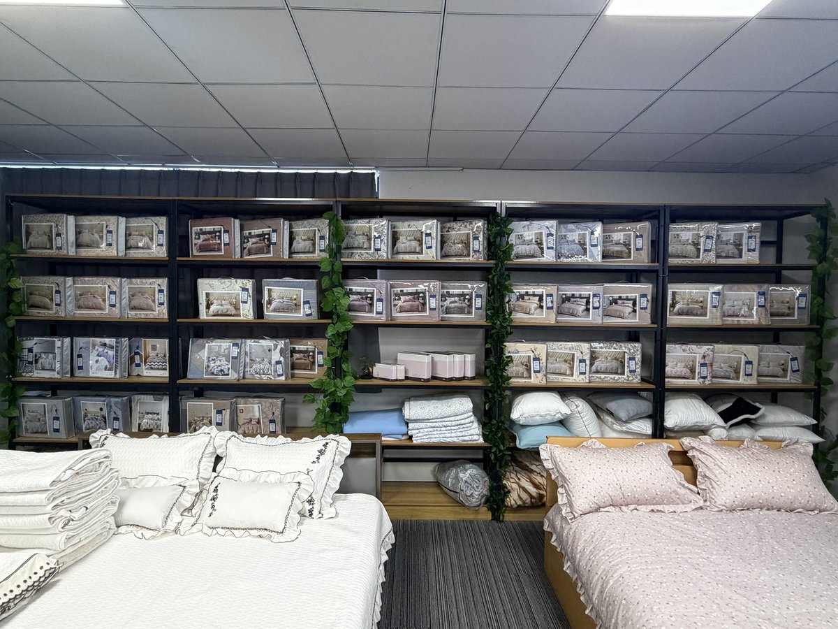 Puspring2019's tweet photo. Thousands Of Fabric Choices Available #TextileFactory #FabricSupplier #HomeTextile #BeddingManufacturer #OEMTextile #ODMService #FabricSamples https://t.co/K9OzzsNhaa