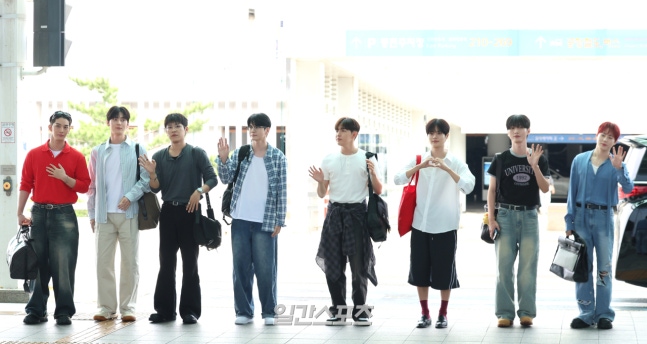 ongepics's tweet photo. WANNA ONE AIRPORT PHOTO IN 2026 🥹 https://t.co/4y5rpemyyf